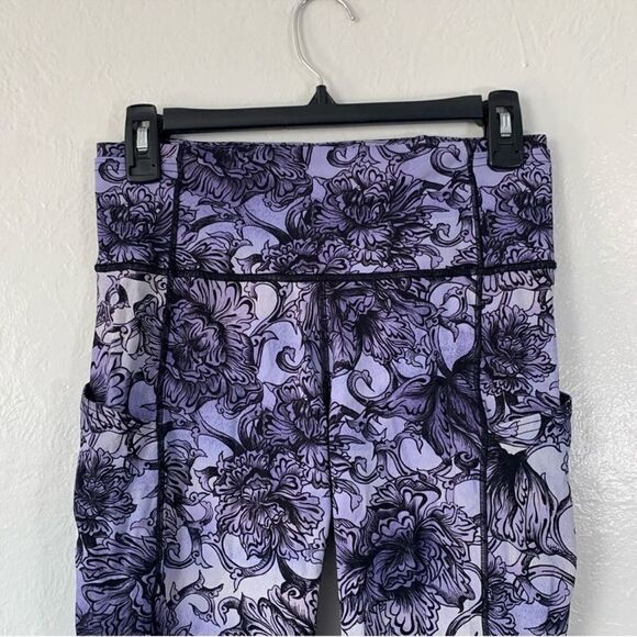 Lululemon Fast & Free Crop Leggings 6 - Picture 6 of 12